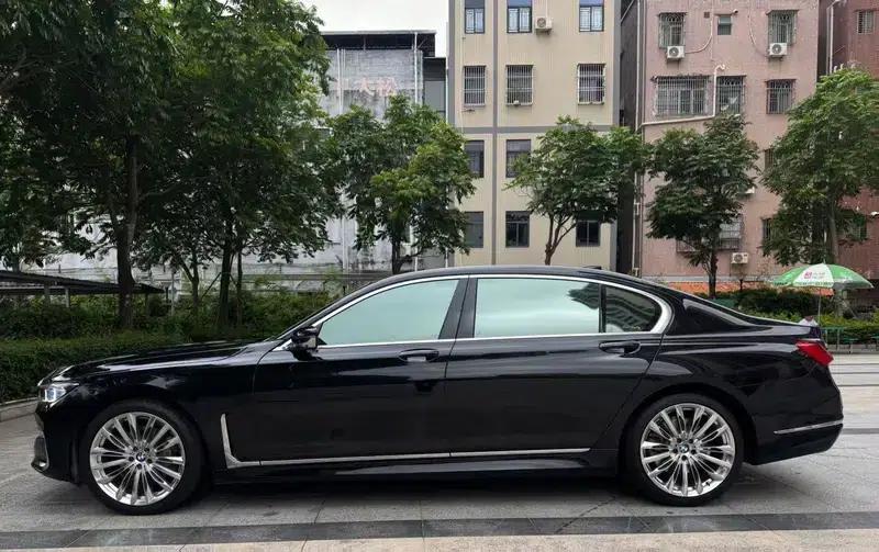 2018 BMW 7 Series 730Li Leading Edition M Sport Package — миниатюра 4