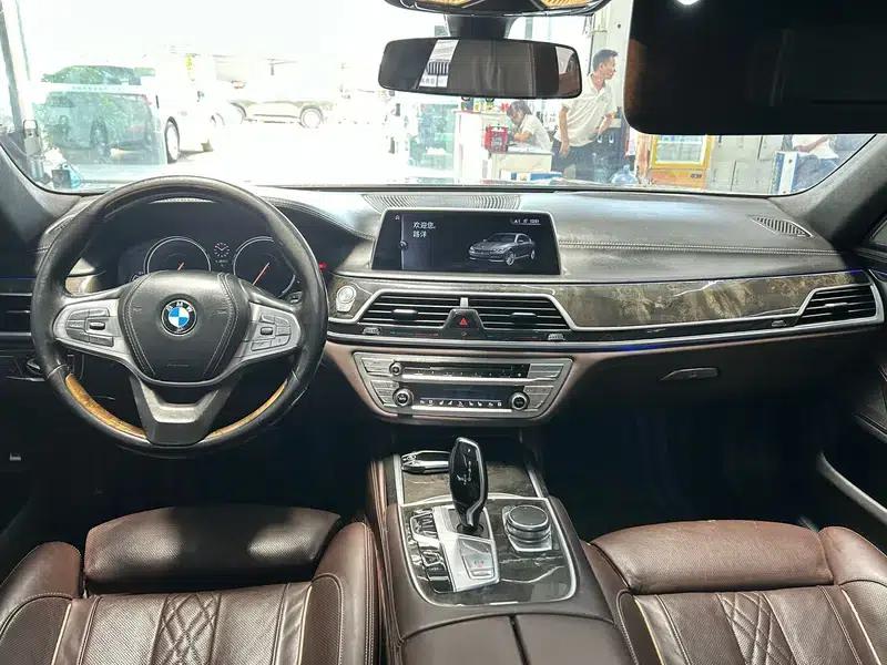 2017 BMW 7 Series 730Li Luxury — миниатюра 8