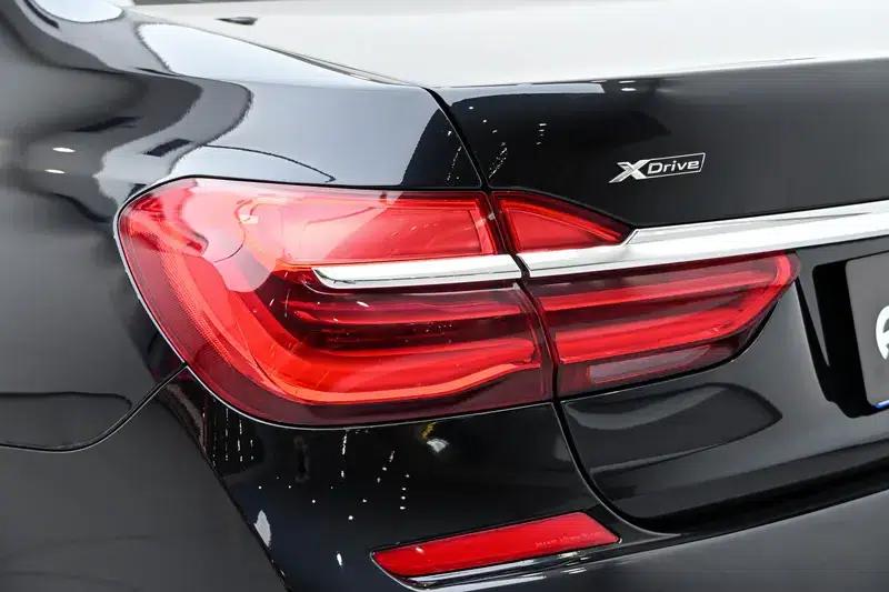 2018 BMW 7 Series 740Li xDrive Luxury M Sport Package — миниатюра 13