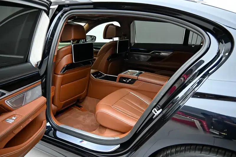 2018 BMW 7 Series 740Li xDrive Luxury M Sport Package — миниатюра 18