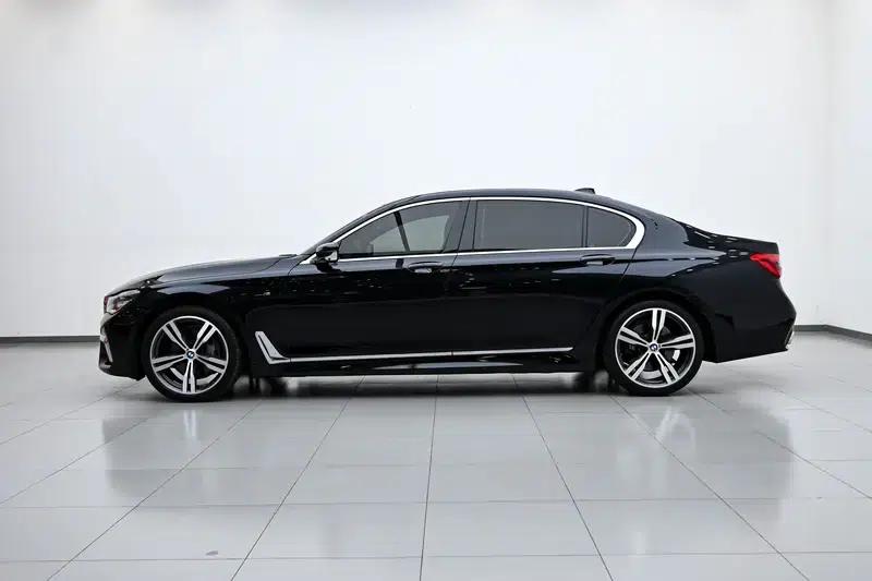 2018 BMW 7 Series 740Li xDrive Luxury M Sport Package — миниатюра 4