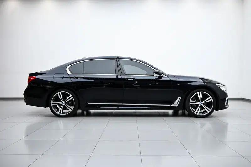 2018 BMW 7 Series 740Li xDrive Luxury M Sport Package — миниатюра 8