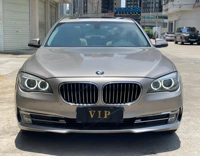 2013 BMW 7 Series 730Li Luxury — миниатюра 2