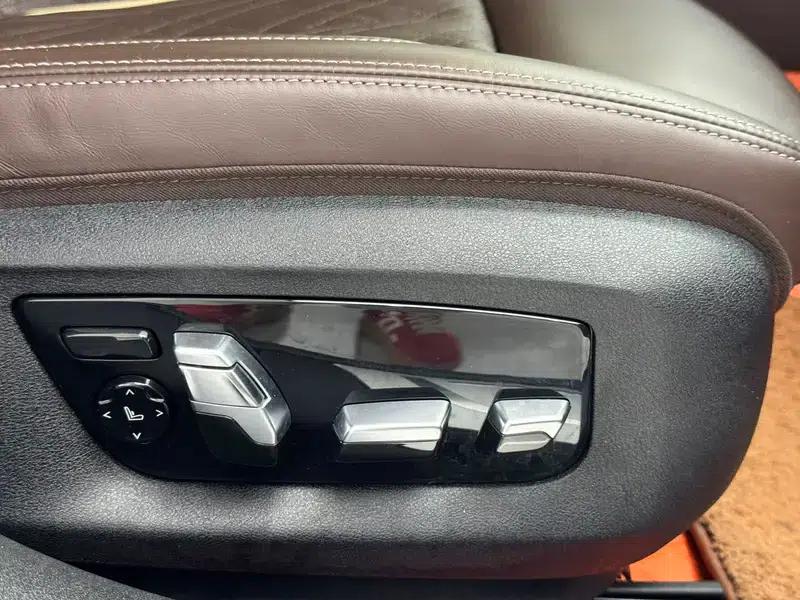 2021 BMW 7 Series 740Li Leading Luxury Package — миниатюра 17