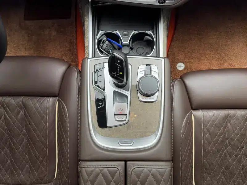 2021 BMW 7 Series 740Li Leading Luxury Package — миниатюра 24