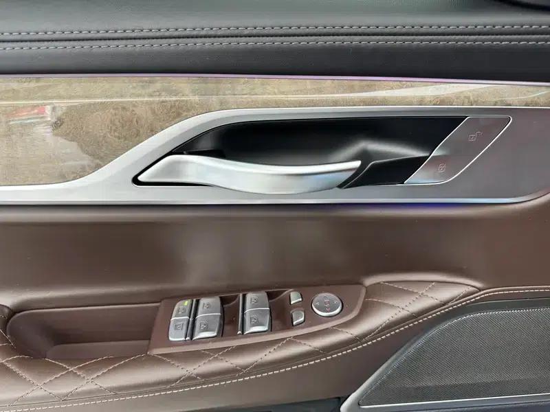 2021 BMW 7 Series 740Li Leading Luxury Package — миниатюра 29