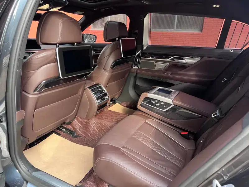 2018 BMW 7 Series 730Li Luxury M Sport Package — миниатюра 11