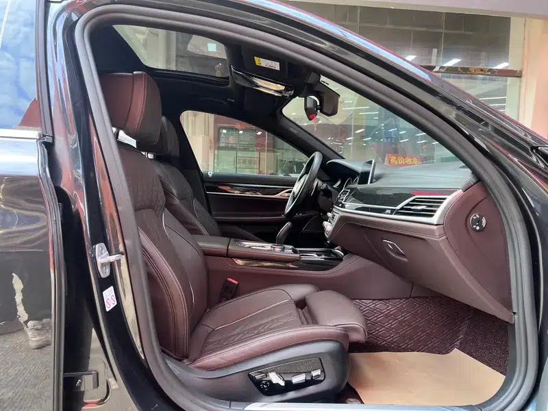 2018 BMW 7 Series 730Li Luxury M Sport Package — миниатюра 12