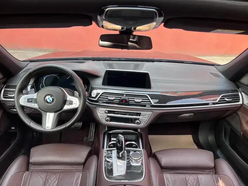 2018 BMW 7 Series 730Li Luxury M Sport Package — миниатюра 8
