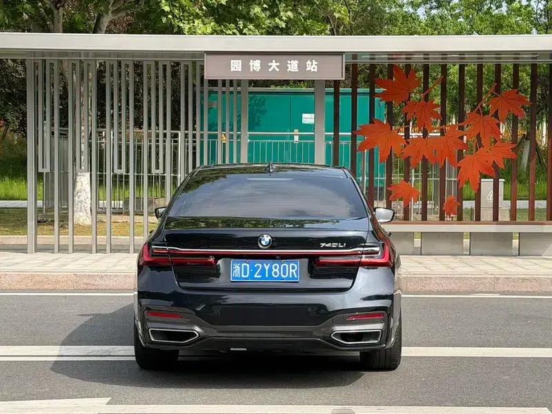 2019 BMW 7 Series 730Li M Sport Package — миниатюра 5