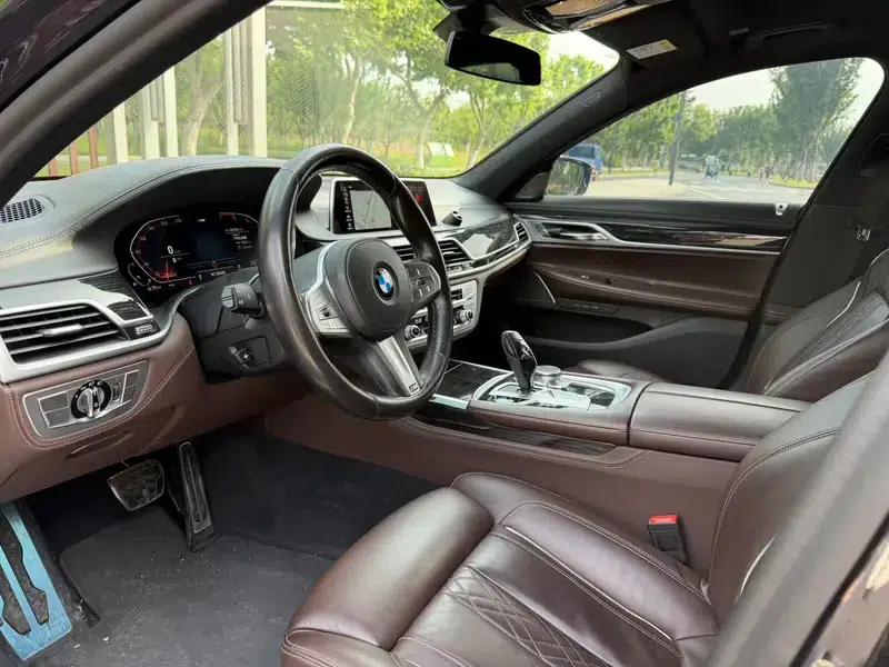 2019 BMW 7 Series 730Li M Sport Package — миниатюра 8
