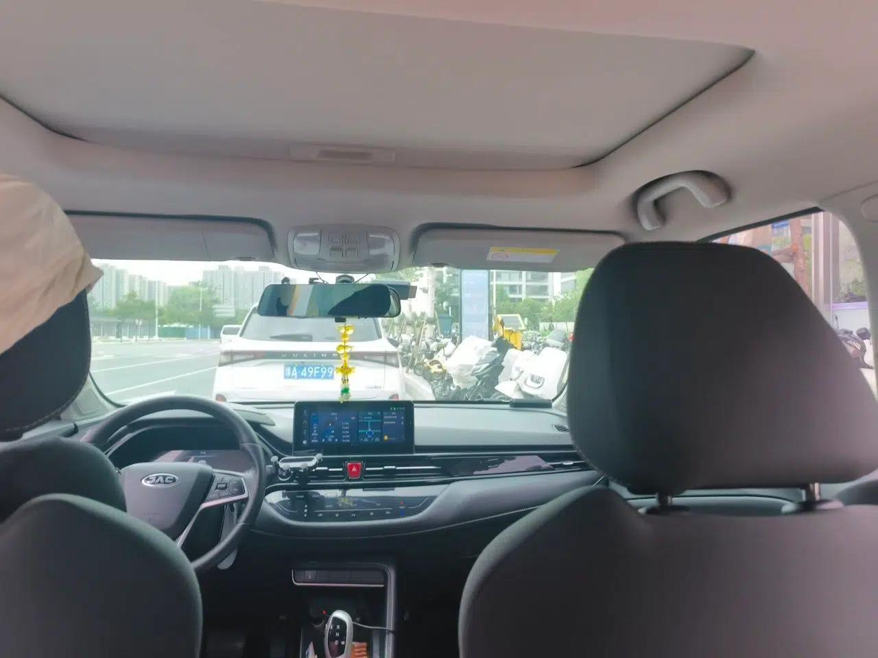 JAC Group iEVS4 2019 Luxury Model — миниатюра 18