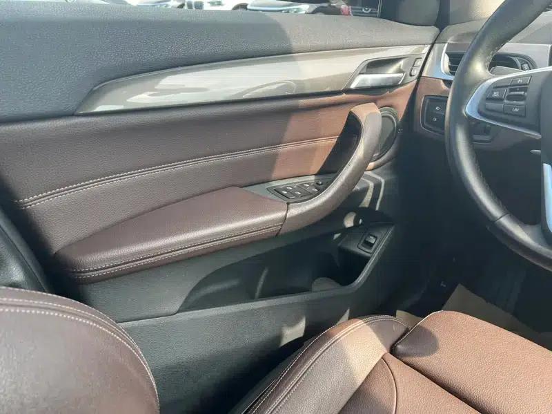 BMW X1 2018 xDrive20Li Luxury — миниатюра 14