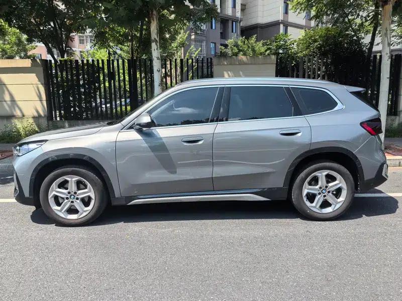 2023 BMW X1 sDrive20Li X Design Package — миниатюра 3
