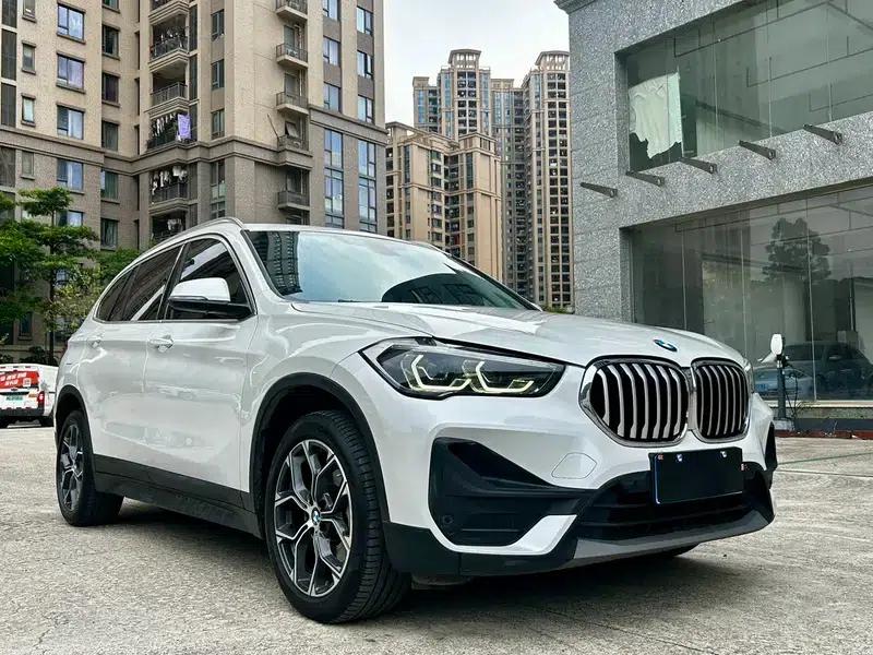BMW X1 2021 Facelift sDrive25Li Leading Edition — миниатюра 3