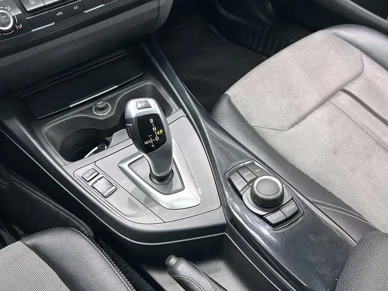 BMW 1 Series (Imported) 2013 Facelift 116i Urban Edition — миниатюра 10
