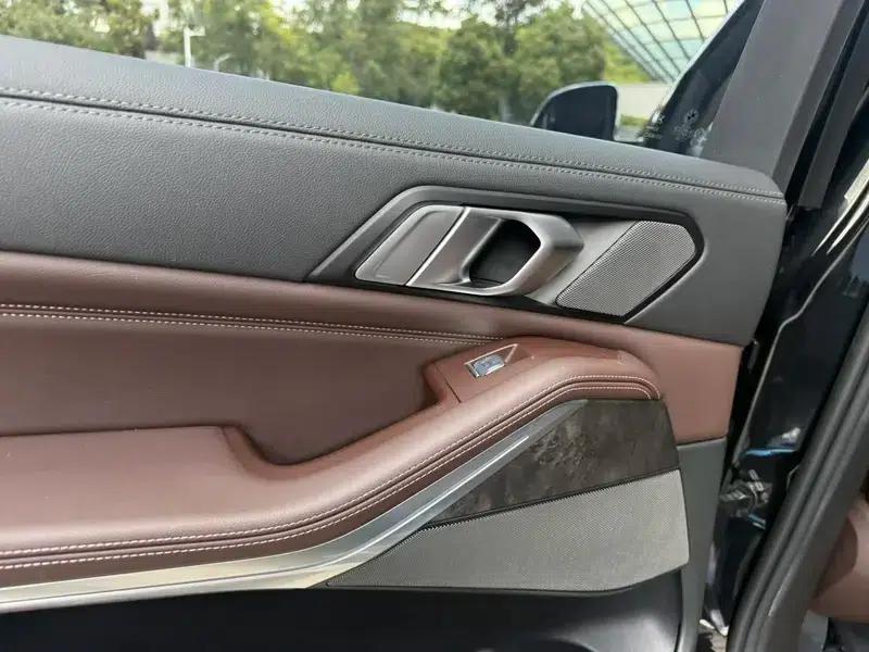BMW X5 2022 xDrive 30Li M Sport Package — миниатюра 22