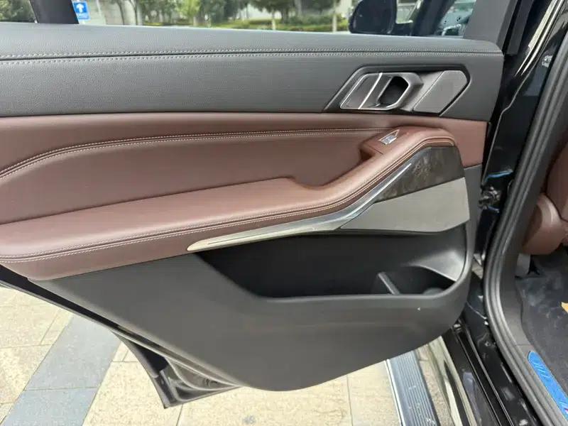 BMW X5 2022 xDrive 30Li M Sport Package — миниатюра 23