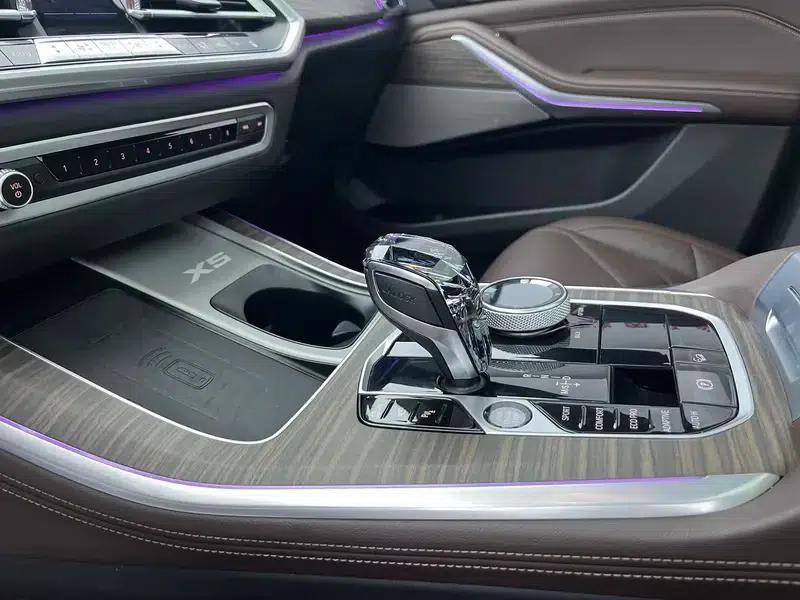 BMW X5 2022 xDrive 40Li M Sport Package — миниатюра 10