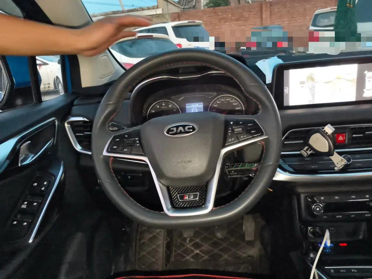 JAC Group Refine R3 2018 1.6L Manual Luxury Sunroof Model — миниатюра 10