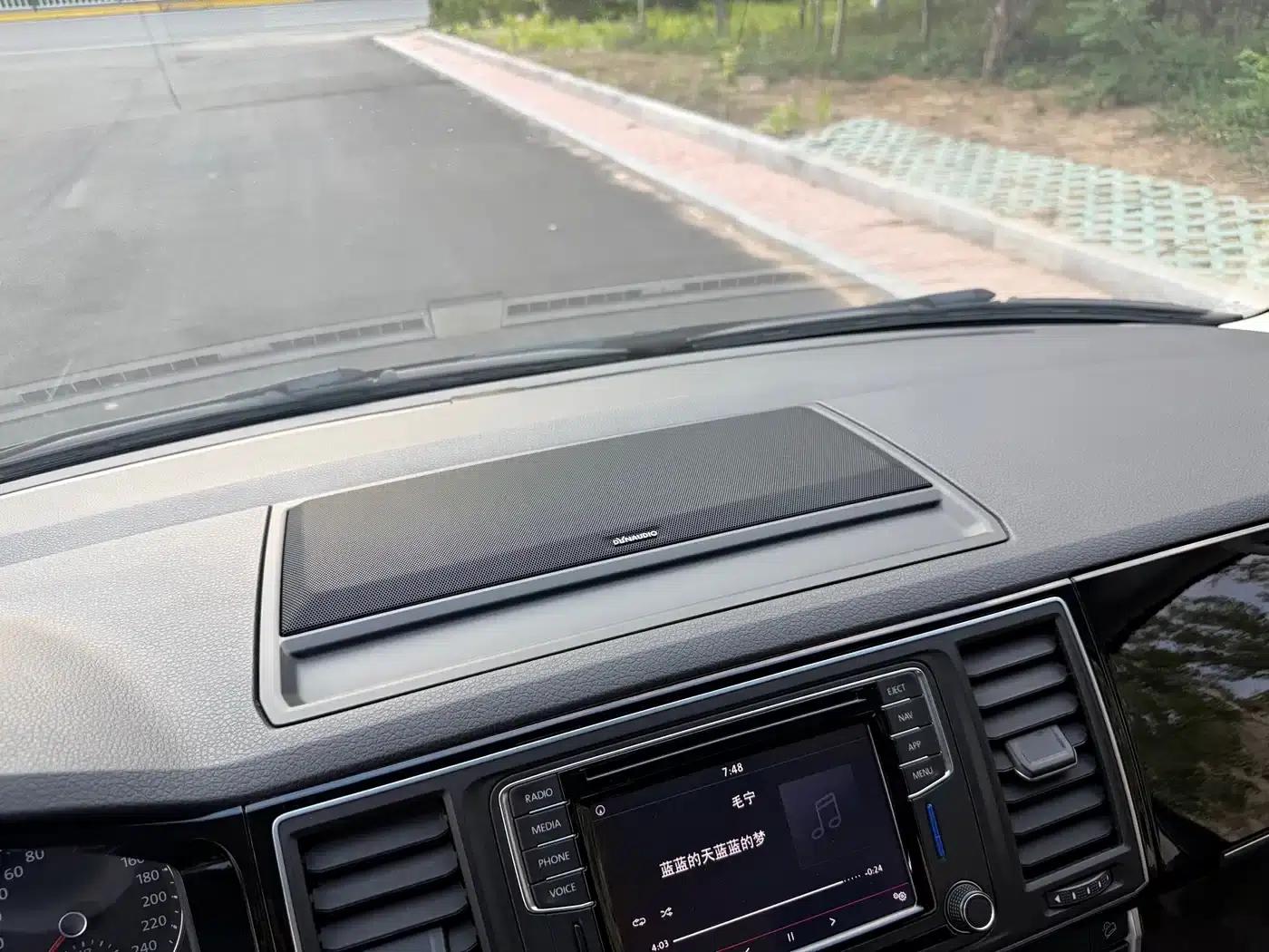 Multivan 2019 2.0TSI 4WD Premium Edition 7-Seater — миниатюра 12