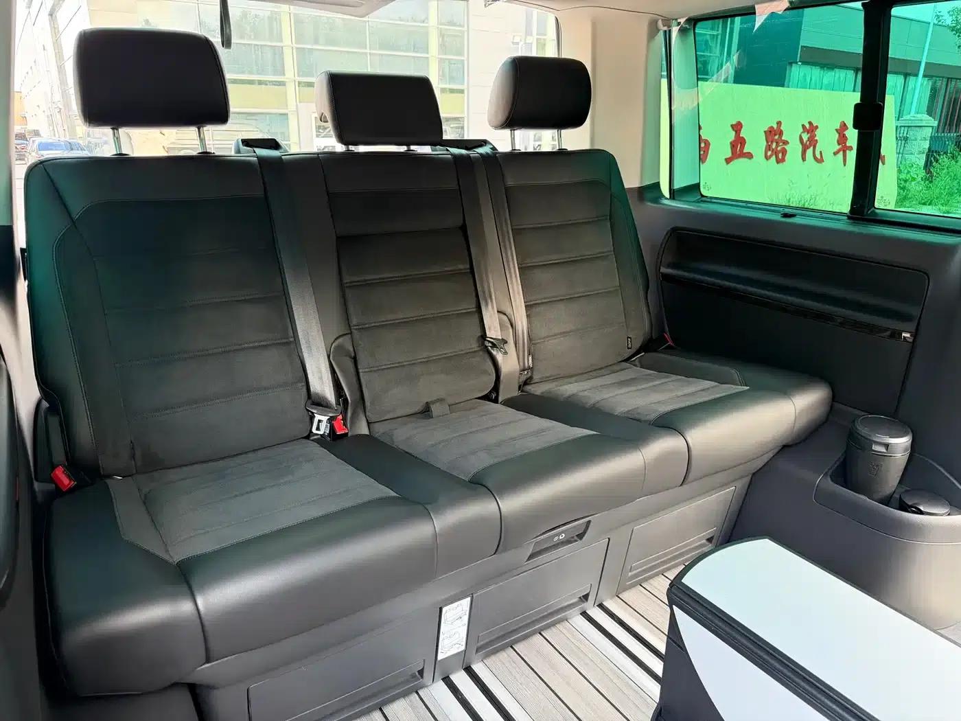 Multivan 2019 2.0TSI 4WD Premium Edition 7-Seater — миниатюра 19