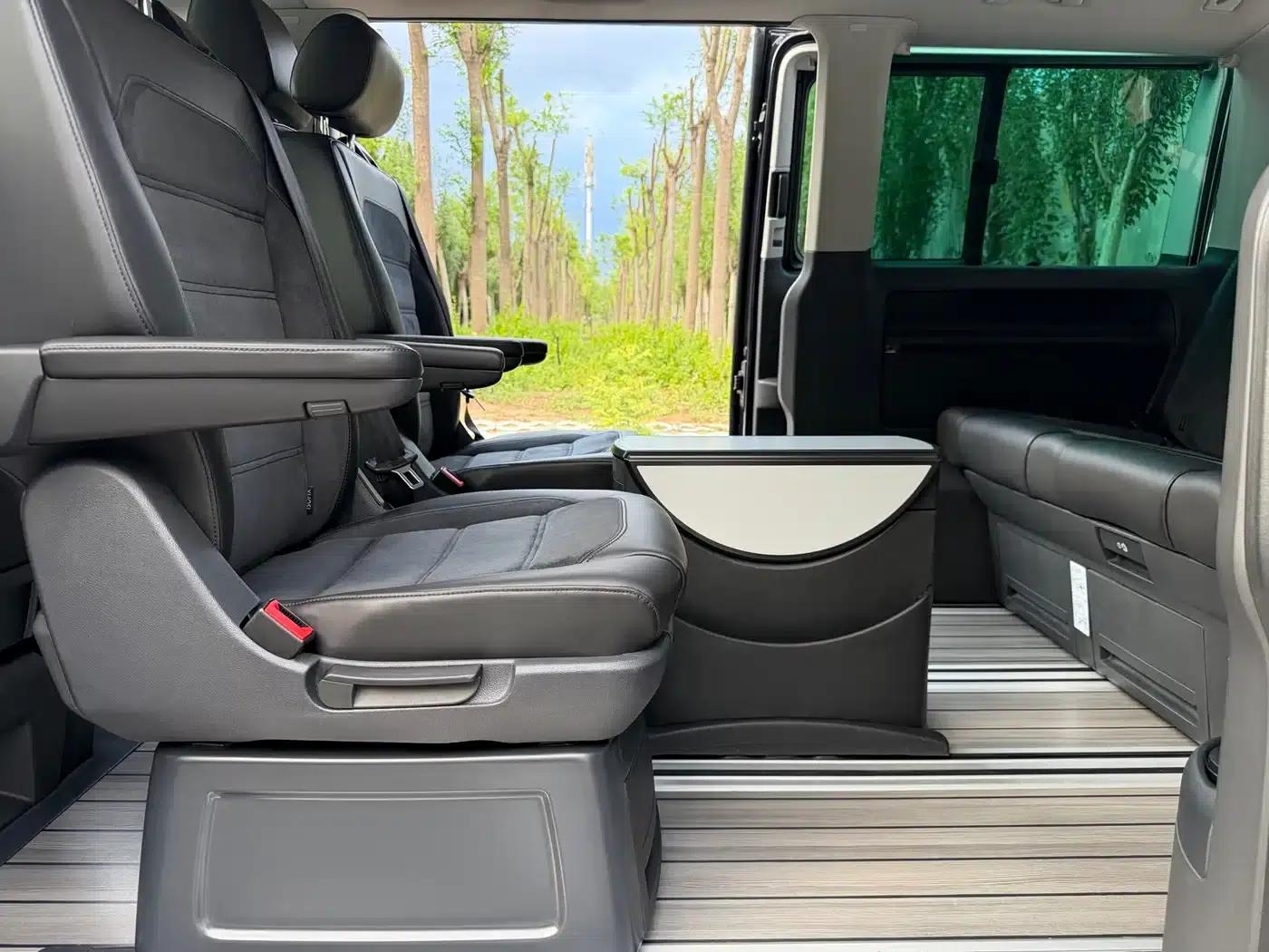 Multivan 2019 2.0TSI 4WD Premium Edition 7-Seater — миниатюра 21