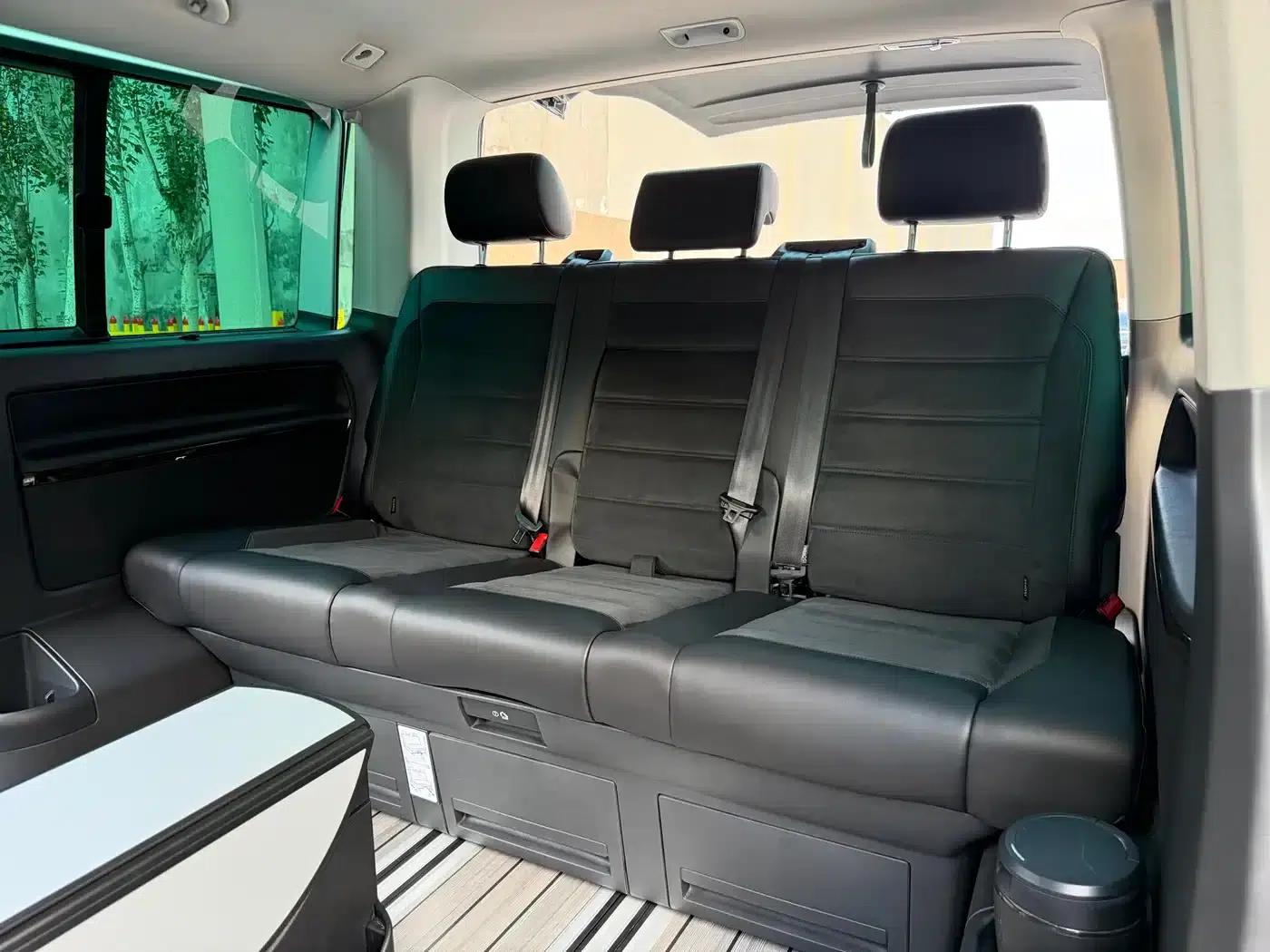 Multivan 2019 2.0TSI 4WD Premium Edition 7-Seater — миниатюра 23