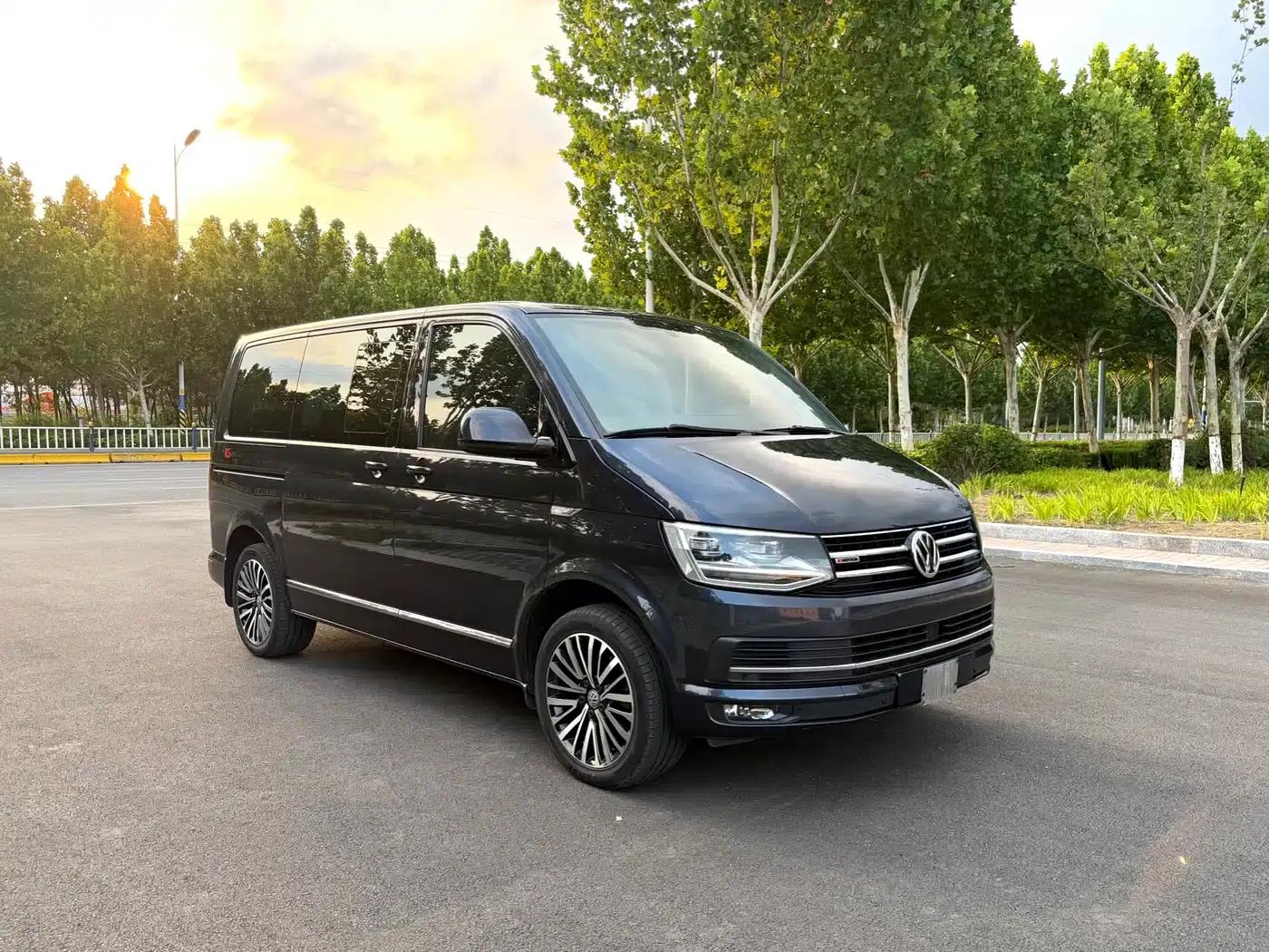 Multivan 2019 2.0TSI 4WD Premium Edition 7-Seater — миниатюра 5