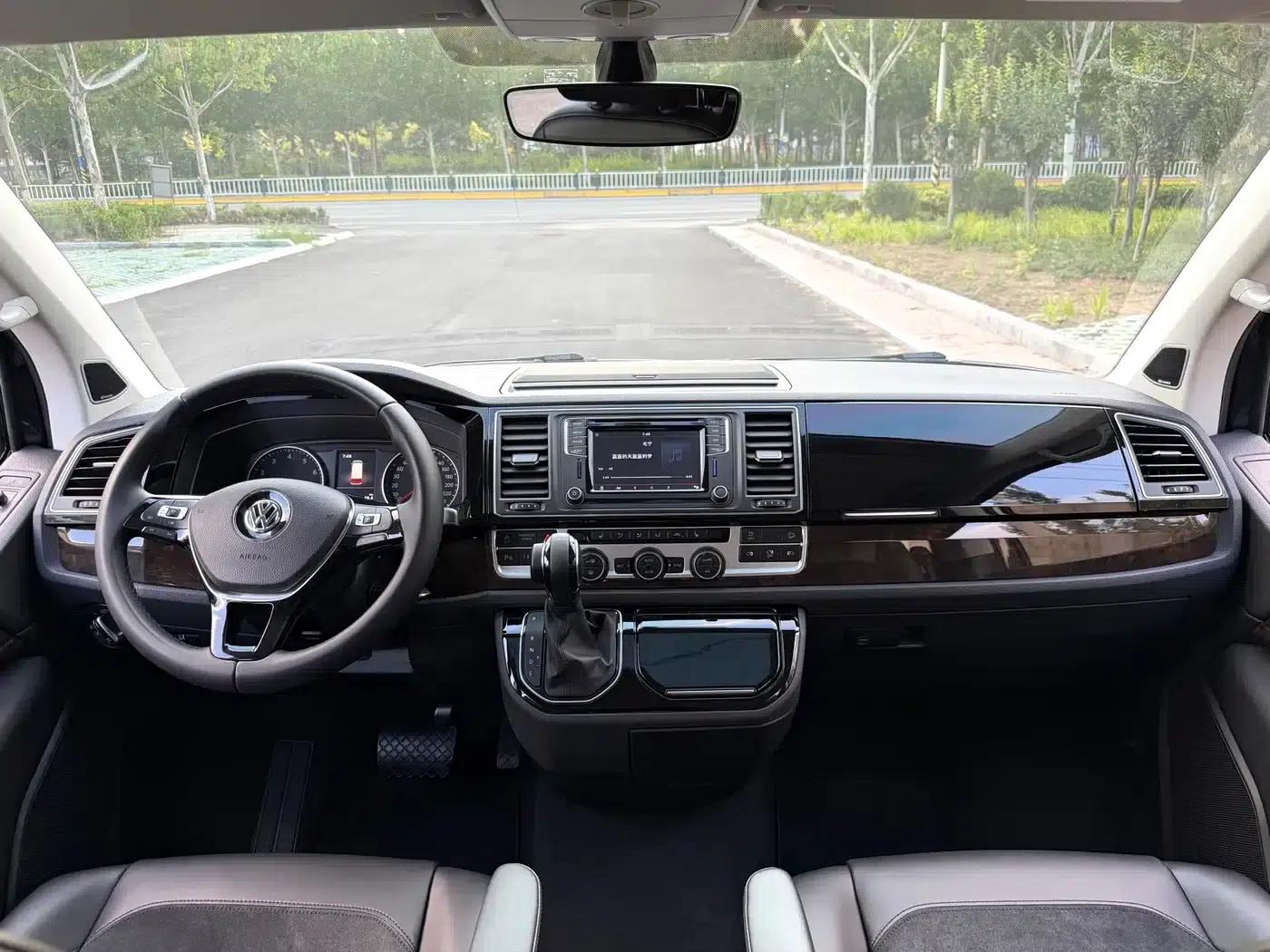 Multivan 2019 2.0TSI 4WD Premium Edition 7-Seater — миниатюра 7