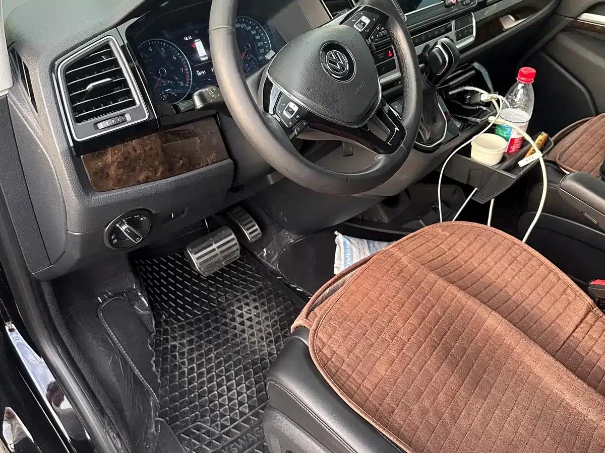 Multivan 2019 2.0TSI 4WD Premium Edition 7-Seater — миниатюра 3