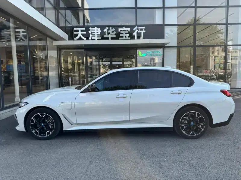 BMW i3 2023 Facelift eDrive40L Shadow Edition — миниатюра 3
