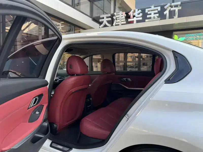 BMW i3 2023 Facelift eDrive40L Shadow Edition — миниатюра 9