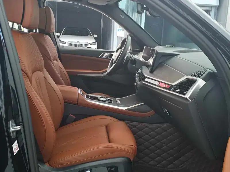 BMW X7 2023 xDrive40i M Sport Package — миниатюра 23