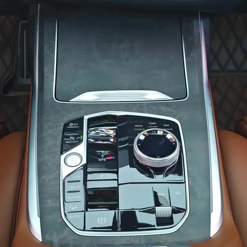 BMW X7 2023 xDrive40i M Sport Package — миниатюра 8