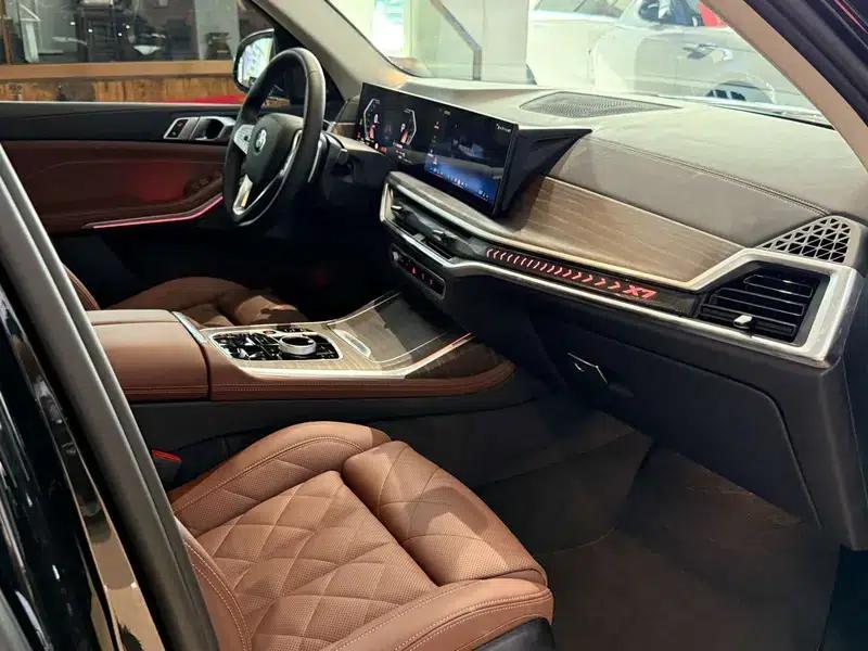 BMW X7 2026 xDrive40i Leading Luxury Package 7-seater — миниатюра 11