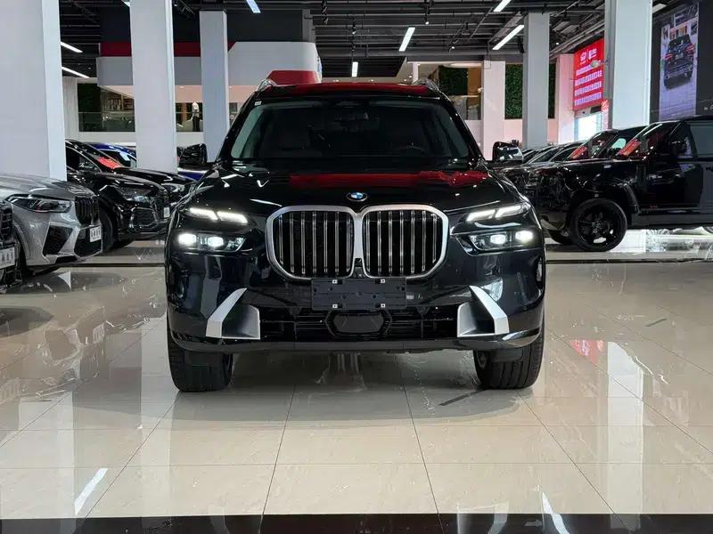 BMW X7 2026 xDrive40i Leading Luxury Package 7-seater — миниатюра 14