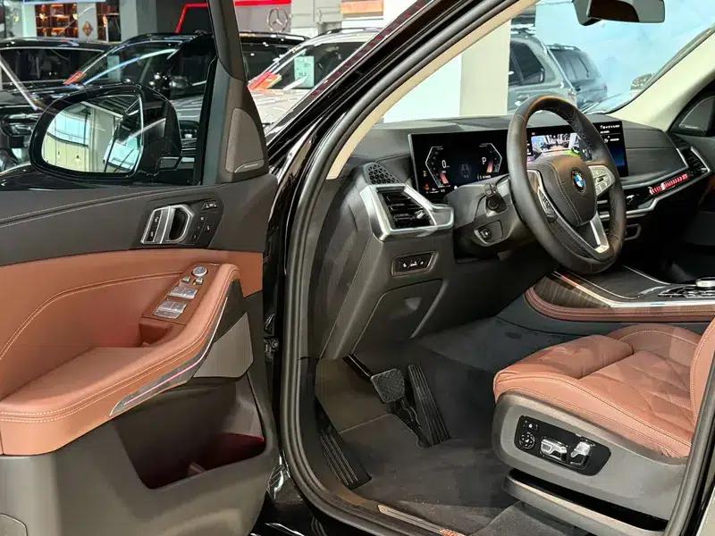 BMW X7 2026 xDrive40i Leading Luxury Package 7-seater — миниатюра 28