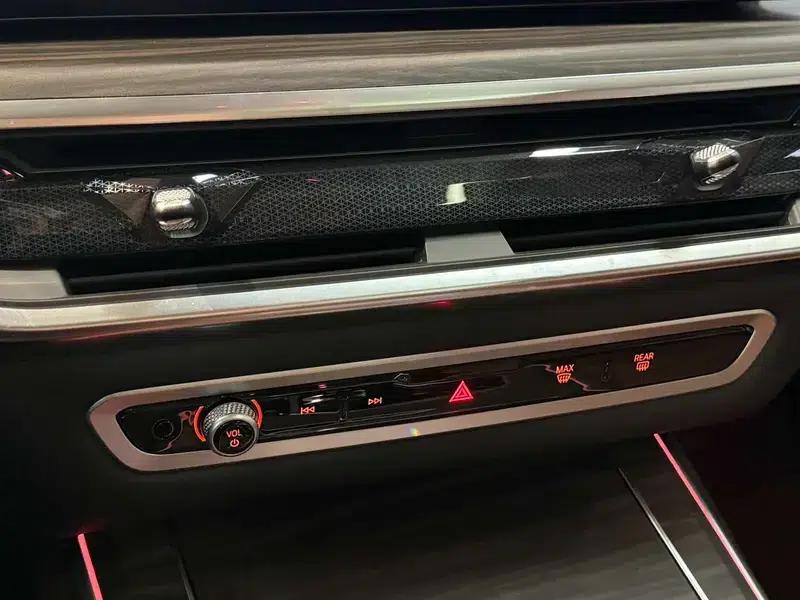 BMW X7 2026 xDrive40i Leading Luxury Package 7-seater — миниатюра 6