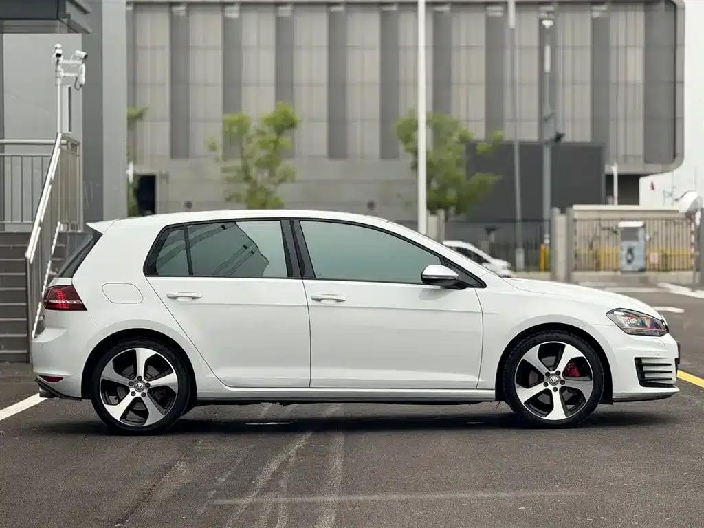 2016 Golf GTI 2.0TSI GTI — миниатюра 4