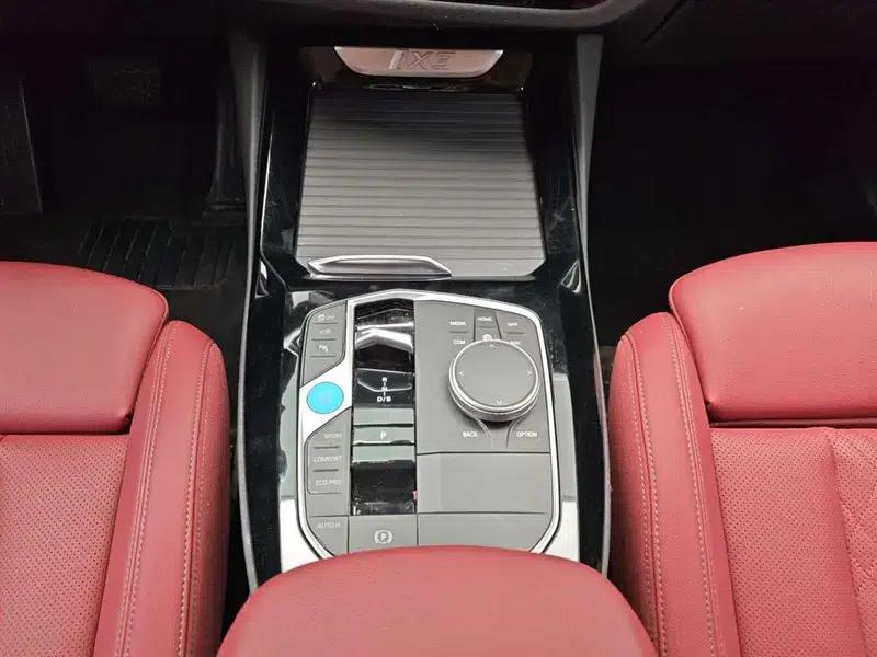 BMW iX3 2024 Pioneer Edition — миниатюра 12