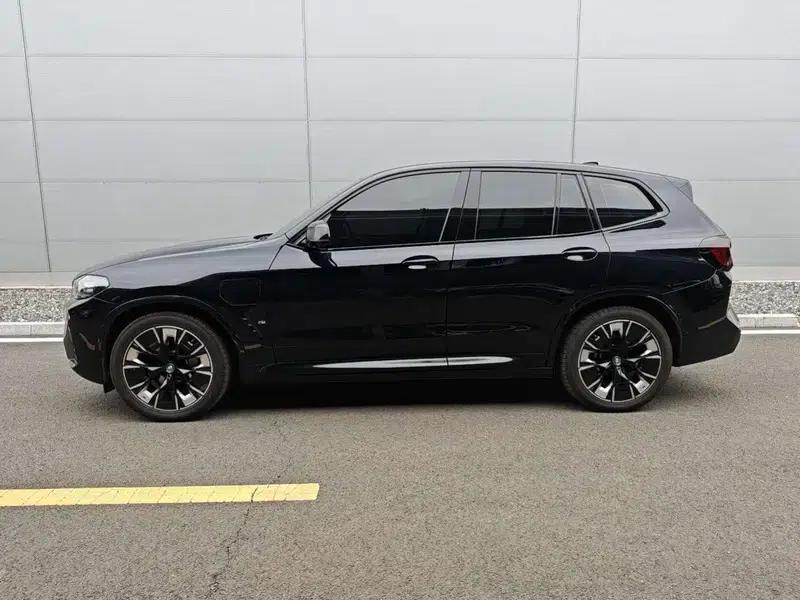 BMW iX3 2024 Pioneer Edition — миниатюра 3