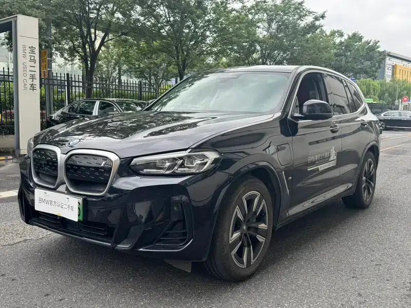 BMW iX3 2024 Leading Edition — миниатюра 1