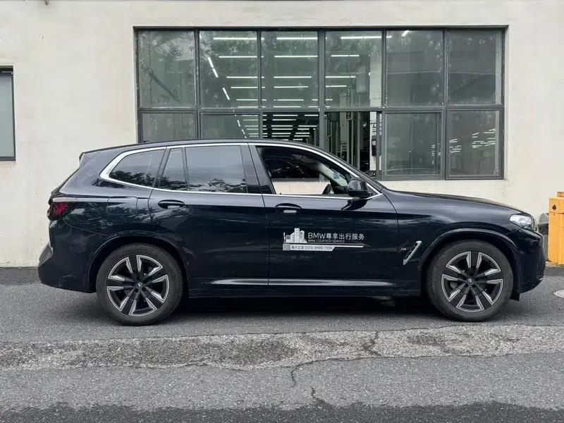 BMW iX3 2024 Leading Edition — миниатюра 4