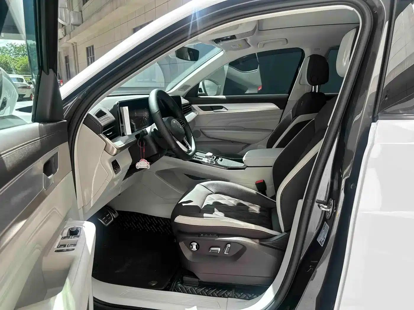 2025 Range Rover 380TSI AWD R-Line Touring Edition — миниатюра 11