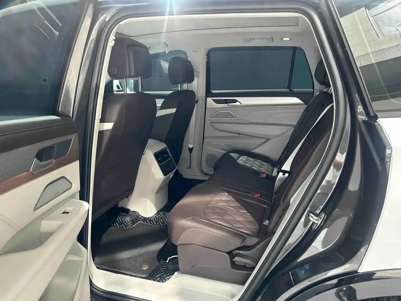 2025 Range Rover 380TSI AWD R-Line Touring Edition — миниатюра 13