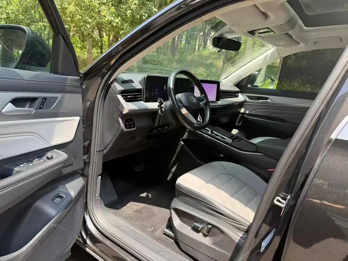 2023 Range Rover 330TSI Luxury Cruiser Edition — миниатюра 9