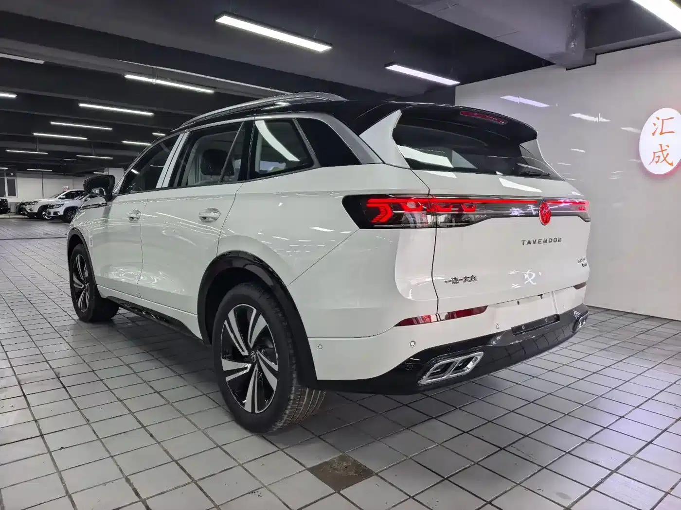 2024 Range Rover 380TSI AWD R-Line Cruiser — миниатюра 7