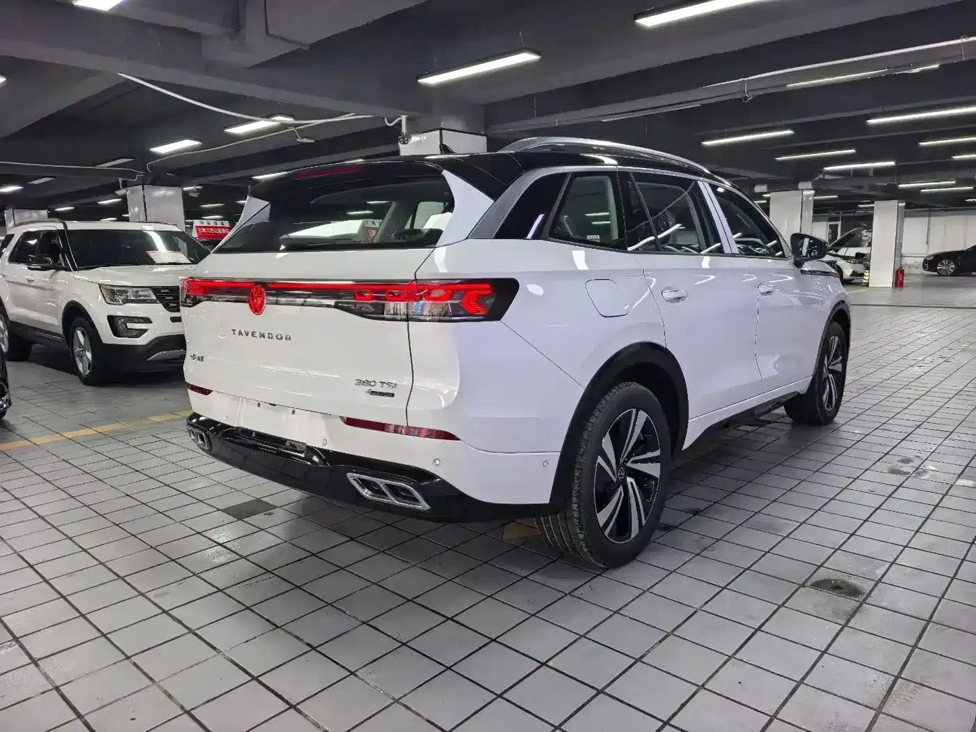2024 Range Rover 380TSI AWD R-Line Cruiser — миниатюра 9