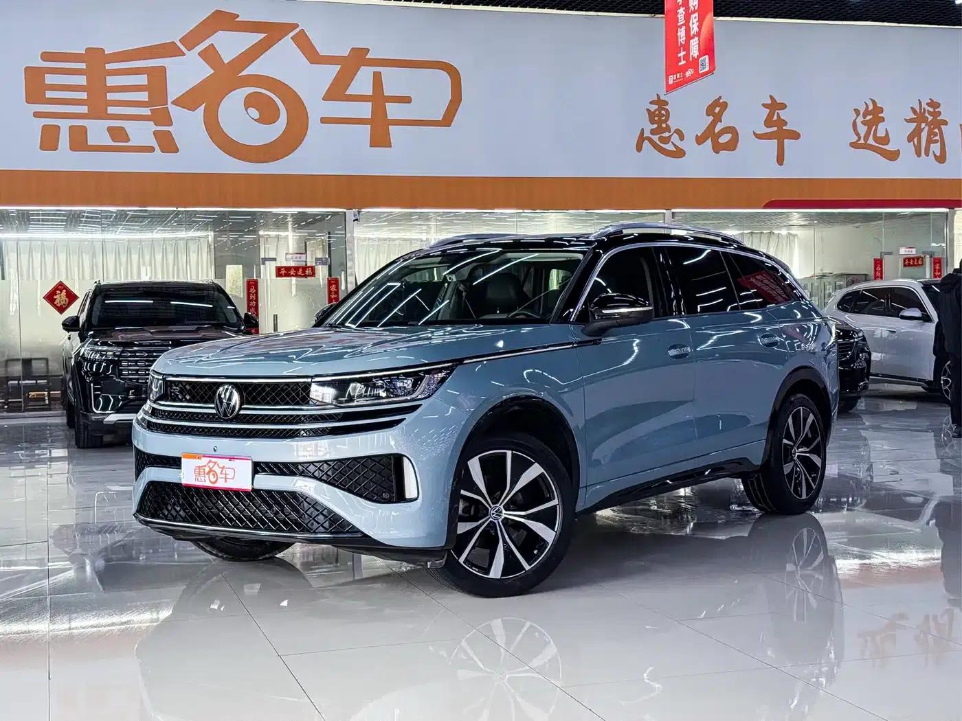 2023 Range Rover 380TSI AWD R-Line First Edition — миниатюра 1